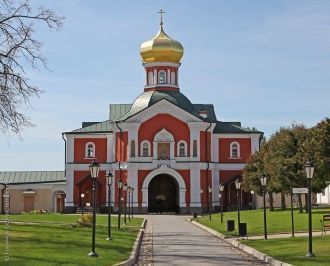 Церковь Филиппа Митрополита. Это надврат