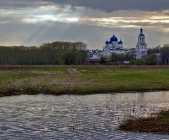 У Свято-Боголюбского монастыря во Владим