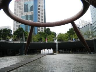 Кольцо несколько тяжеловато, поэтому в т