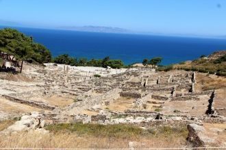 В ХХ веке археологи раскопали Камирос. Г