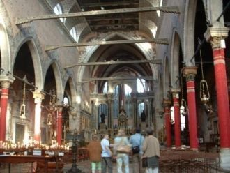 Церковь является одним из приходов викар