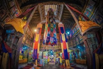 Молитвенный зал монастыря Тикси Гомпа.