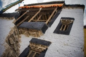 Кельи монахов монастыря. Вид снаружи.