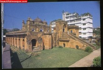 Вид на Мечеть Хана Мохаммада Мридха с юж