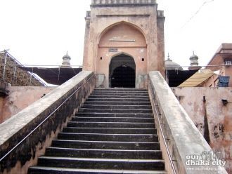 Мечеть Хана Мохаммада Мридха - лестница 