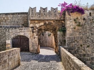 Ее главной магистралью была улица Иппото