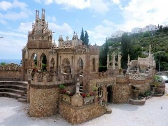 Замок Коломарес «отличился» сразу в двух