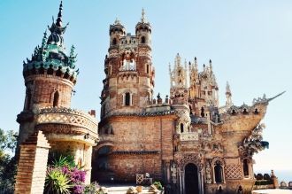 Присутствие китайской пагоды на территор