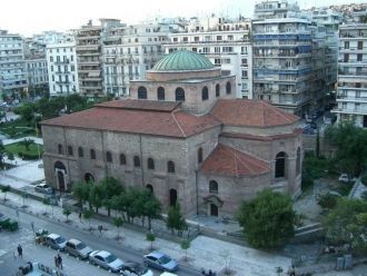 Вид храма сбоку.