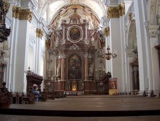 Помимо архитектурных достопримечательнос