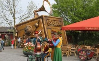 Гостей парка Эфелинг встречает сказочный