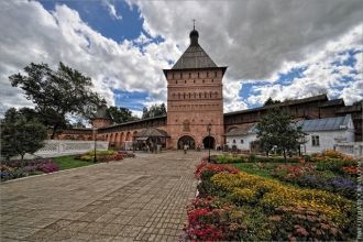 Основными архитектурными памятниками Спа