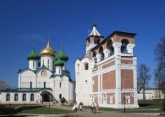 Монастырская звонница состоит из несколь