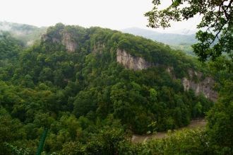 За 30 метров до входа в Ахштырскую пещер