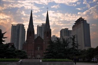 В 1989 году по инициативе епископа Алоиз