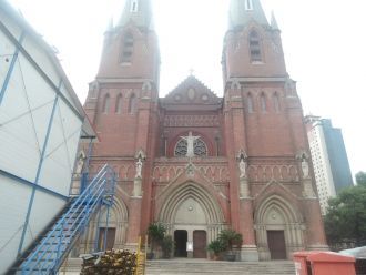 За свою долгую жизнь собор претерпел мно