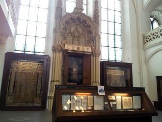 В результате, Майзелова синагога сохрани