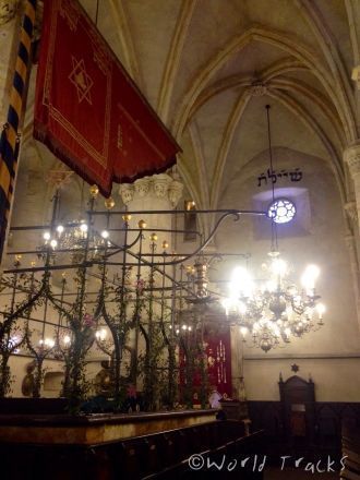 Помимо интересного сочетания стилей во в