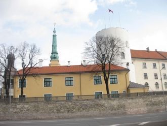 Вид на комплекс Рижского замка с Вантово