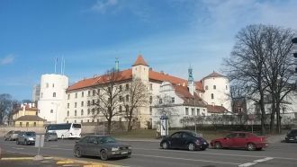 Вид на Рижский замок с набережной реки Д