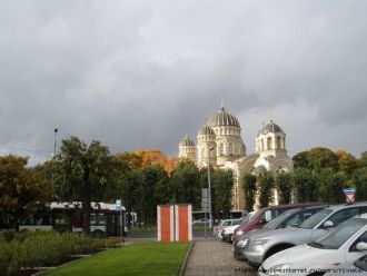 Вид на Храм со стороны бульвара Калпака