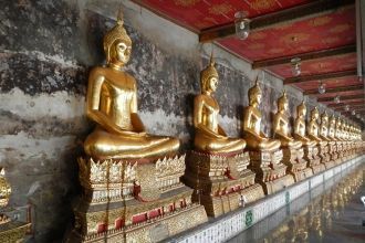 По сей день брахманы проводят здесь свои