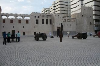 Как и любая другая крепость, он служил д