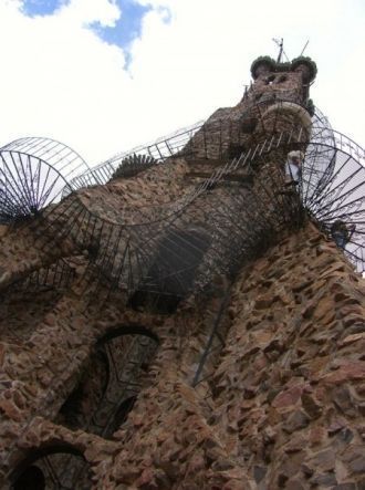 Строительство замка, было начато в 1969 