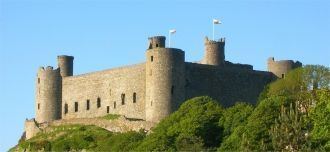 Средневековый замок Харлек.