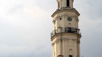 На протяжении веков зданию ратуши не раз