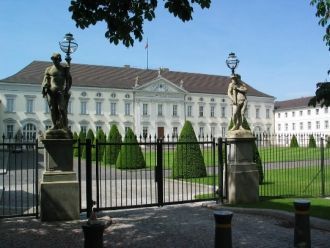 После переезда немецкой столицы из Бонна