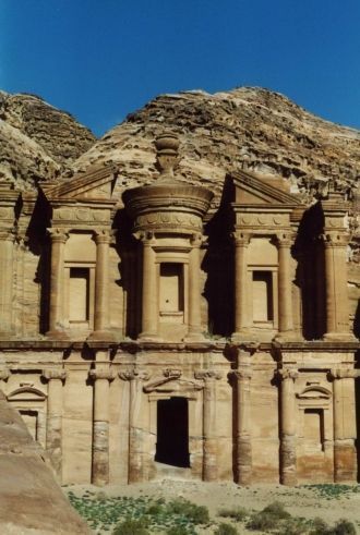 Дворец производит очень сильное впечатле