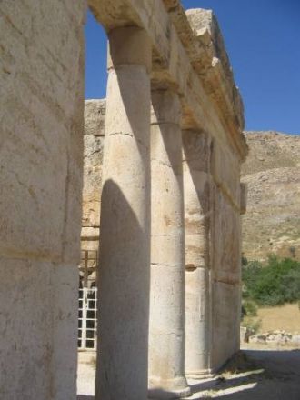 Недалеко от Аммана находится дворец Ирак