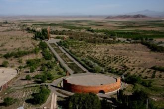 Авторами были использованы также символи