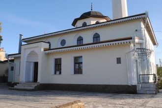 Стараясь разнообразить фасады, древний м