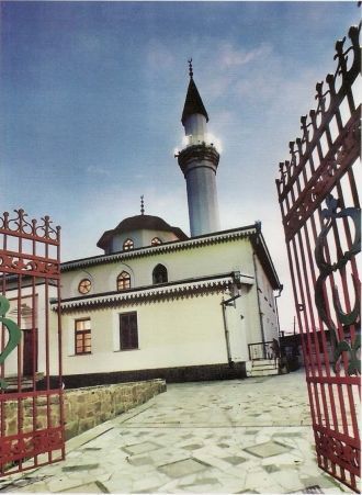 В результате перестройки минарет занял ц