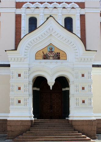 Северный портал с мозаикой Св. Николая