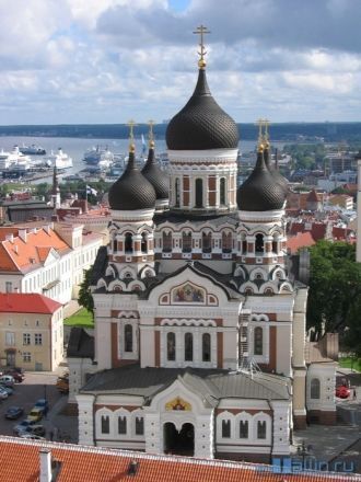 Это пятиглавый храм, купола которого пок