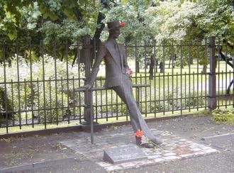 Памятник в Верманском парке Карлис Падег