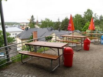 Летом в кафе-ресторане, под башней, гост