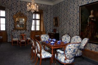 Также замок славится своей библиотекой, 