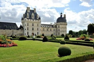 До начала 1800-х годов замок Валансе сме