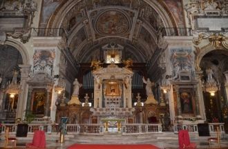 Санта-Мария-ин-Арачели. Главный алтарь.