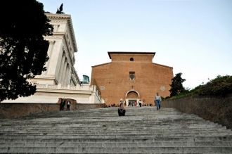 Санта-Мария-ин-Арачели. Монументальная л