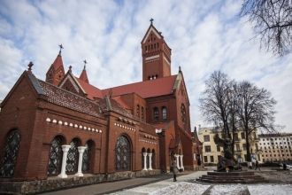 Здание вернули католикам лишь в 1990 г.