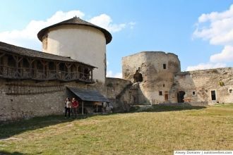 Расположенная четвертой слева от входа ц