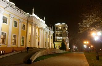 Вся площадь исторического комплекса зани