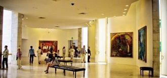 Один из залов музея Шагала.