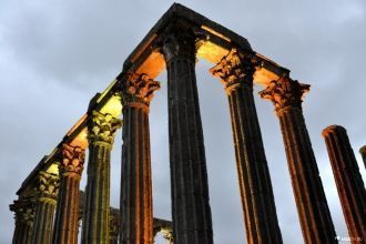 Храм Дианы на закате.