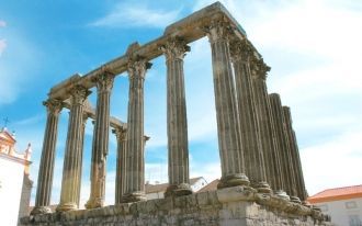 Руины римского храма Дианы.